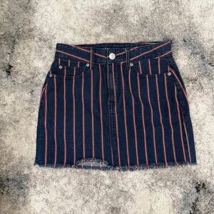 American Eagle Mini denim skirt with red and white stripes，Size4